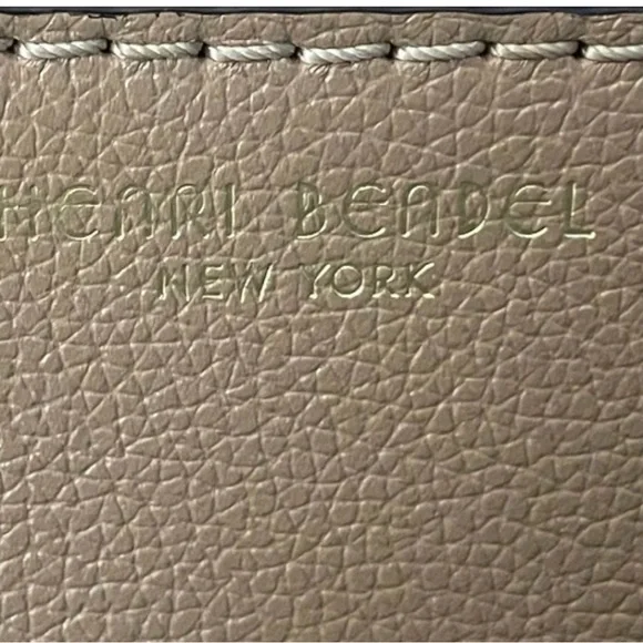 Henri Bendel Pebbled Leather Camera Crossbody Bag Beige Neutral Gold Hardware - Picture 3 of 12